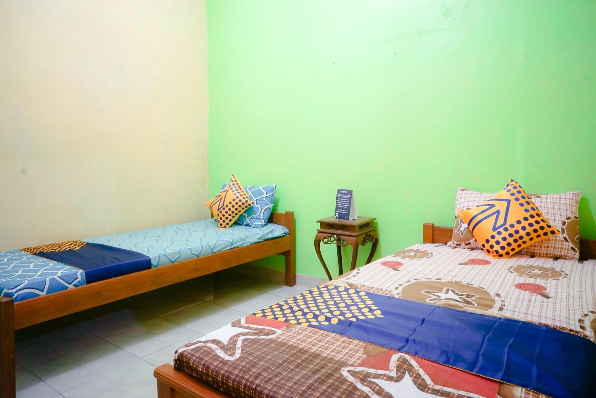 Oyo 2440 Wallet Family Residence Syariah Lumajang Dış mekan fotoğraf