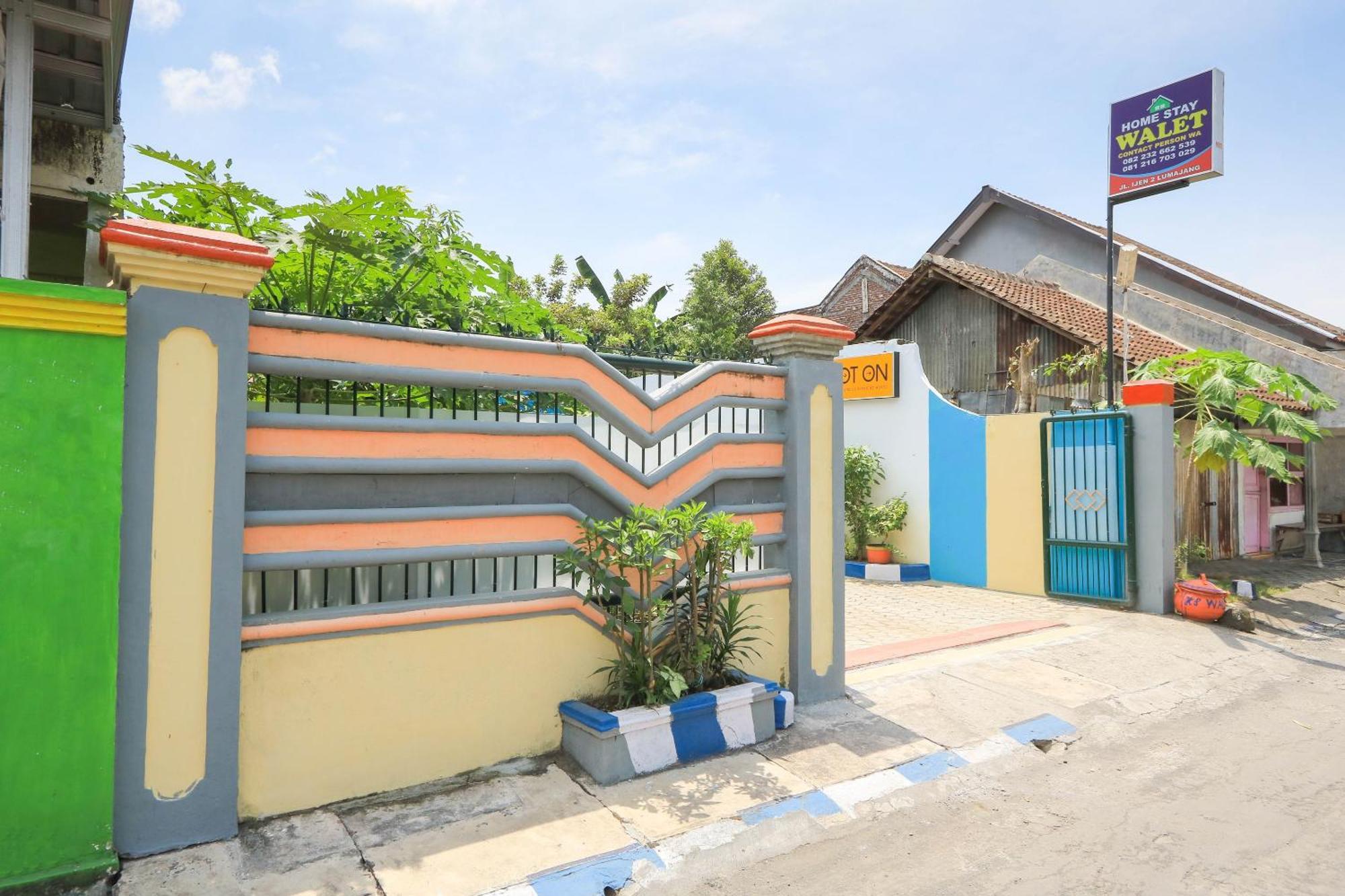 Oyo 2440 Wallet Family Residence Syariah Lumajang Dış mekan fotoğraf